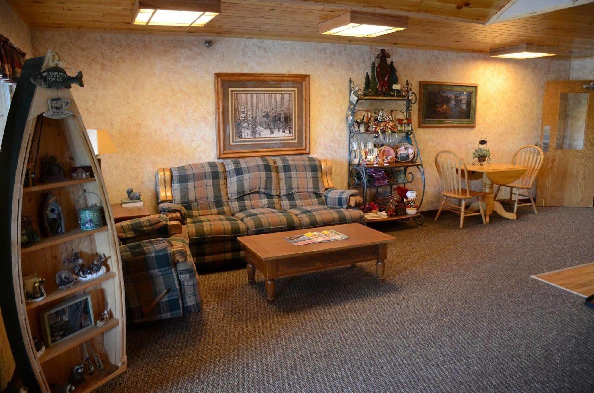 Chicaugon Lake Inn Gaastra Exterior foto